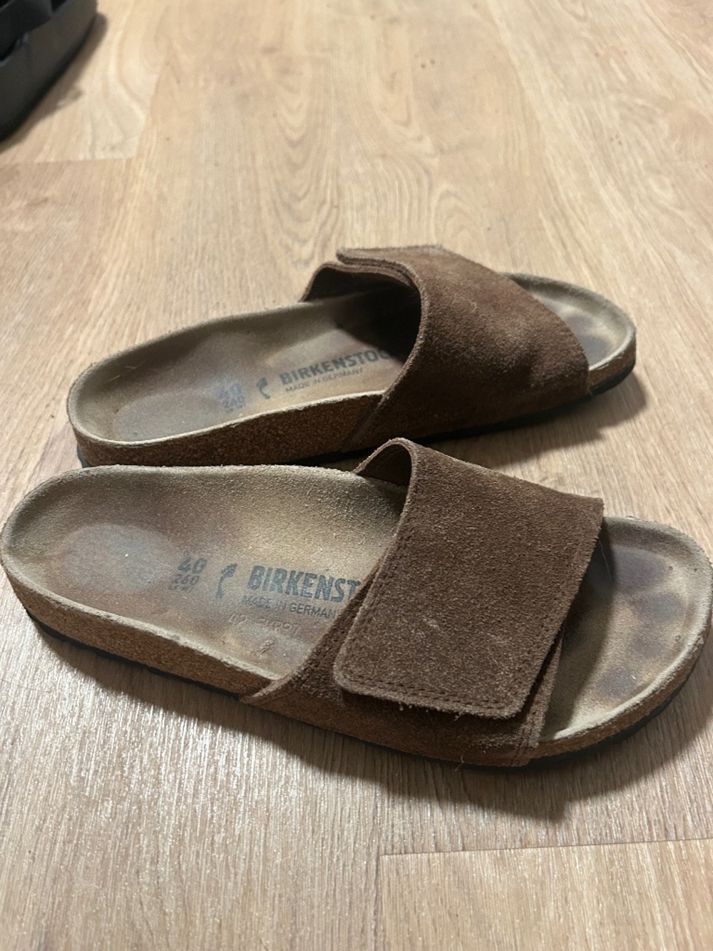Birkenstock Sylt Slide Sandal in Carafe Brown Suede